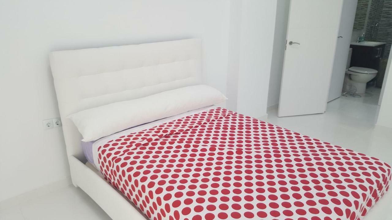 White Apartment Alicante Eksteriør billede
