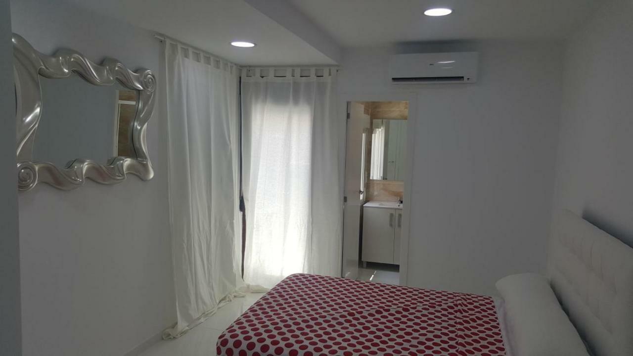 White Apartment Alicante Eksteriør billede